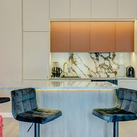 Nova L-elite * Szczecin